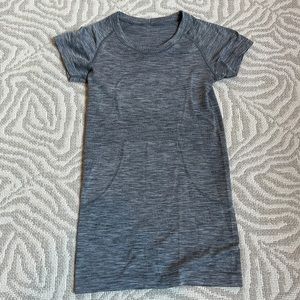 size 2 lulu top